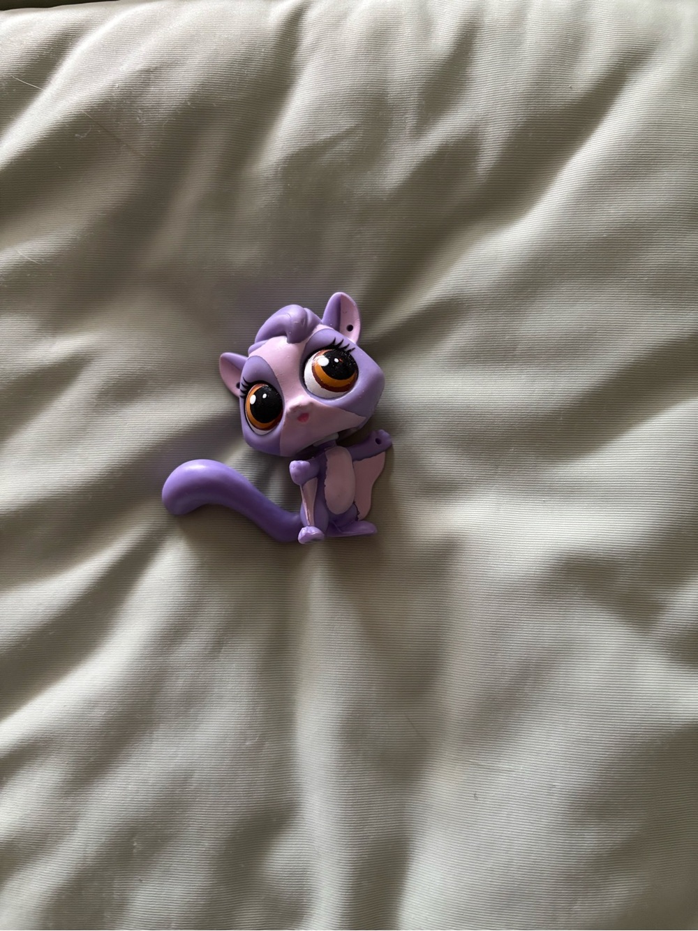 Littlest Pet Shop Purple Kitty Figurine with Big Brown Eyes